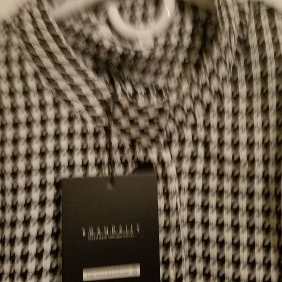 Elegant Houndstooth Regular Fit Jacket (NEW WITH TAG) - Picture 5 of 7